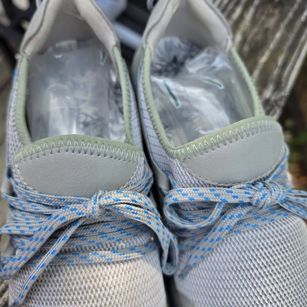 TRAQ by Alegria Lace-Up Low Top Athletic Sneakers Light Blue/Gray Size 39